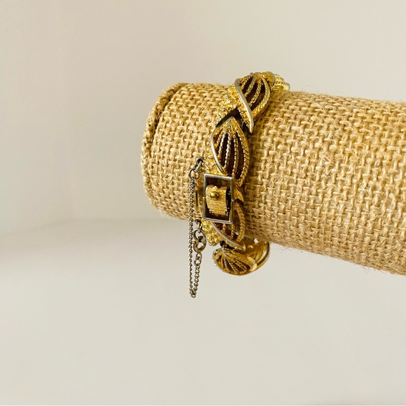 Vintage Signed Monet 1970s Textured Fish Retro Bracelet. - Picture 4 of 6